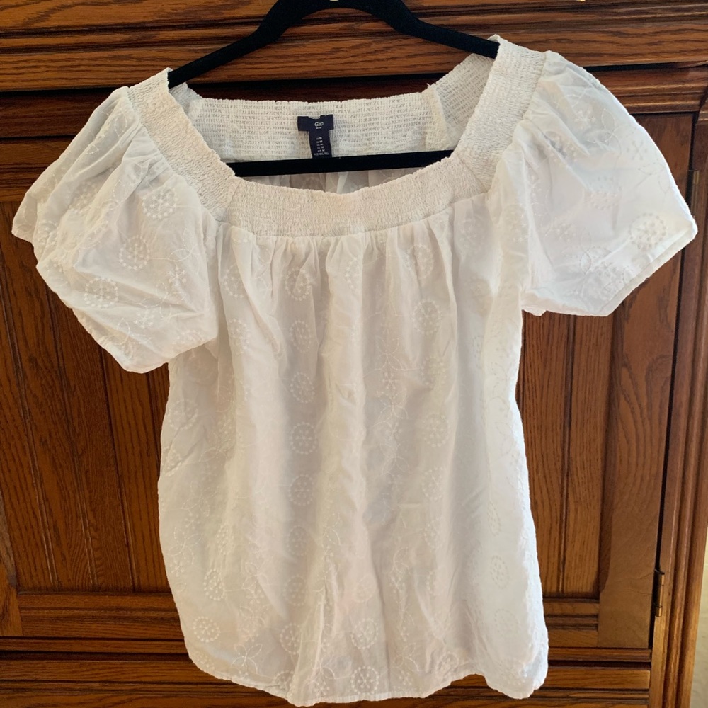 Gap white embroidered smock neck blouse
